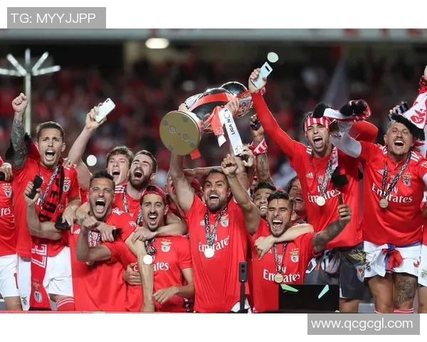 意甲激战:本菲卡与利物浦战成平局逆转瞬间点燃全场激情 意甲激战:本菲卡与利物浦战成平局逆转瞬间点燃全场激情