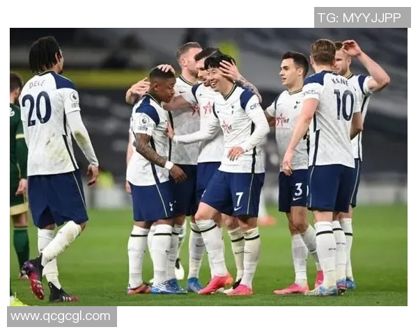 曼联友谊赛大胜热刺五球狂潮引发争议判罚热议 曼联友谊赛大胜热刺五球狂潮引发争议判罚热议