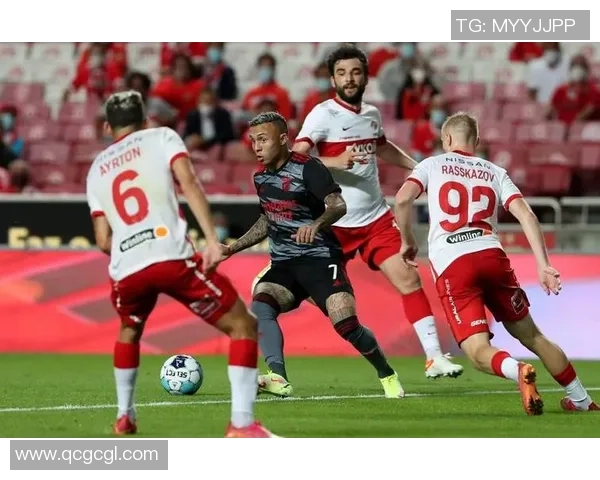 足总杯精彩对决本菲卡轻取切尔西晋级点球大战瞬间引爆全场 足总杯精彩对决本菲卡轻取切尔西晋级点球大战瞬间引爆全场