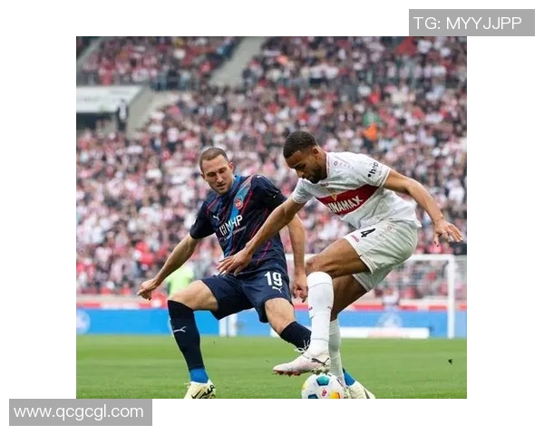 德甲激战：多特蒙德逆转AC米兰引发争议判罚全场沸腾